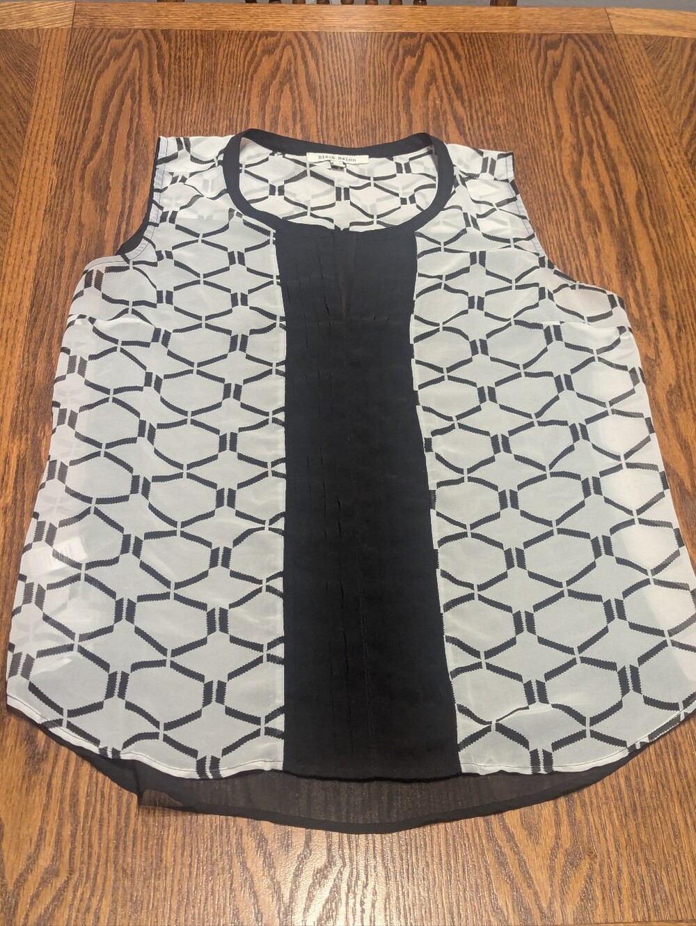 Black Rainn White & Black Sheer Sleeveless Blouse